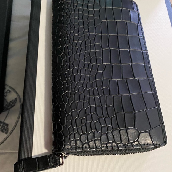 Jimmy choo croc zippy longwallet - Picture 3 of 11